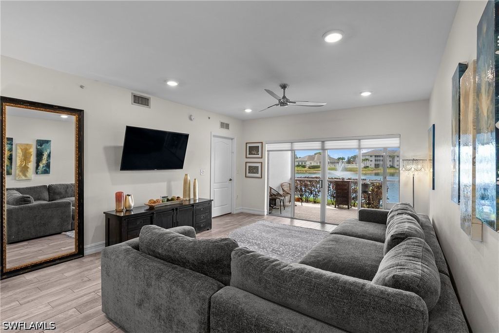 7812 Regal Heron Cir 103, Naples