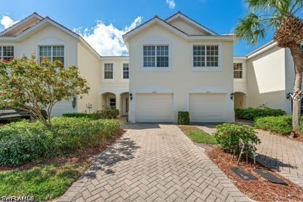 827 Hampton Cir 146, Naples