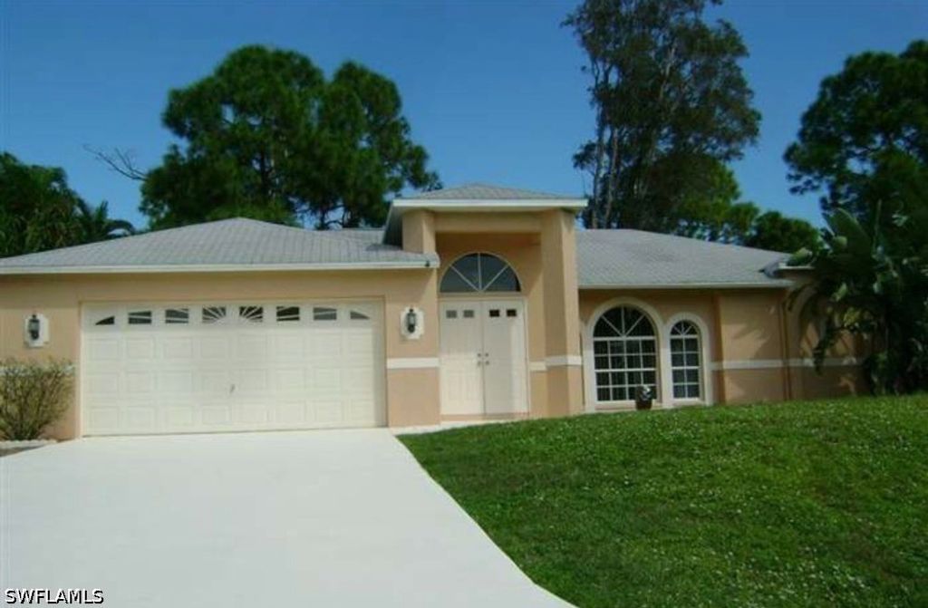 8149 Pennsylvania Blvd, Fort Myers