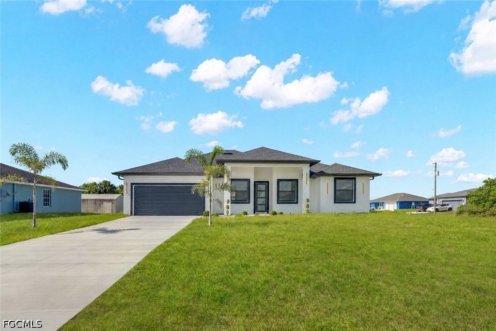 8030 Sherwood Cir, LABELLE