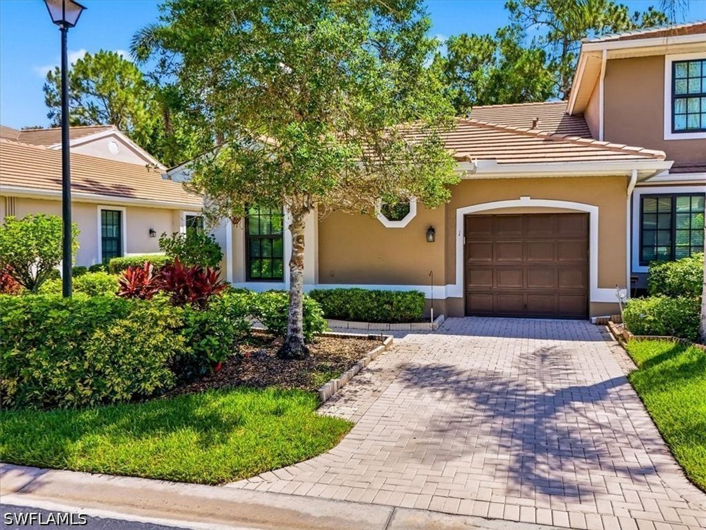 7550 Meadow Lakes Dr 4701, Naples