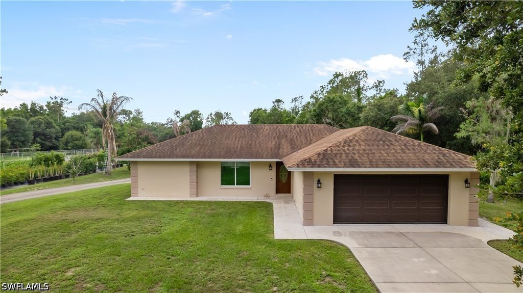 3760 Golden Gate Blvd E, NAPLES