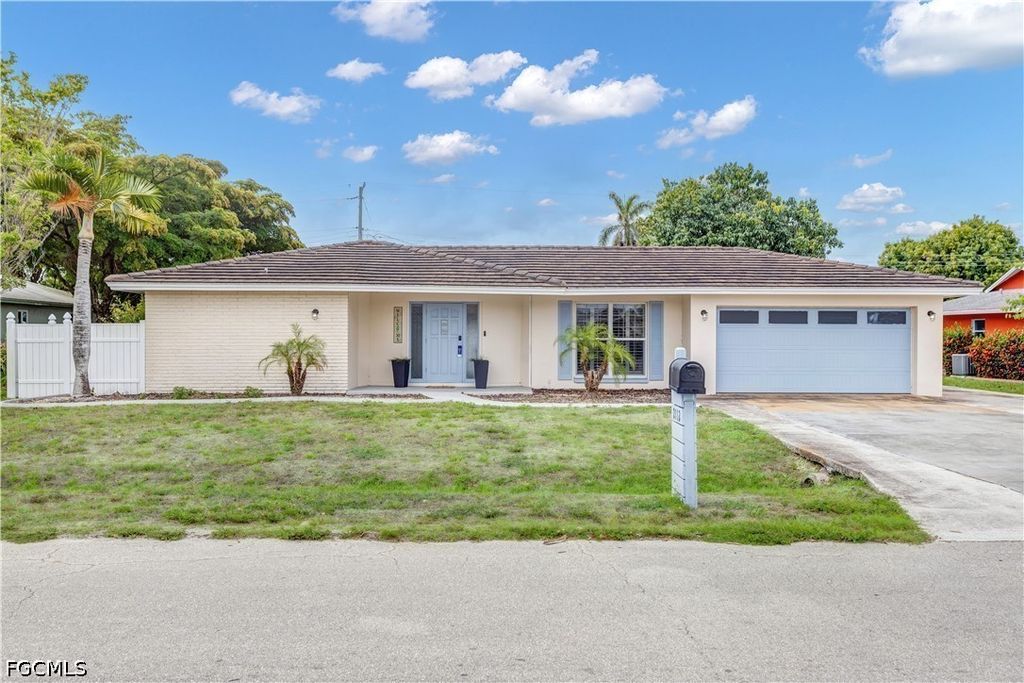 2112 Harvard Ave, Fort Myers