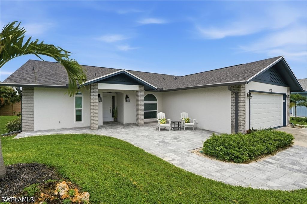 132 Bordeaux Cir, Naples