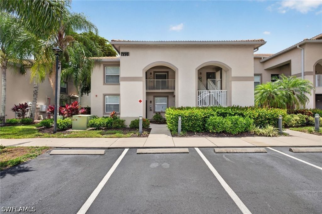19981 Barletta Ln 1811, Estero