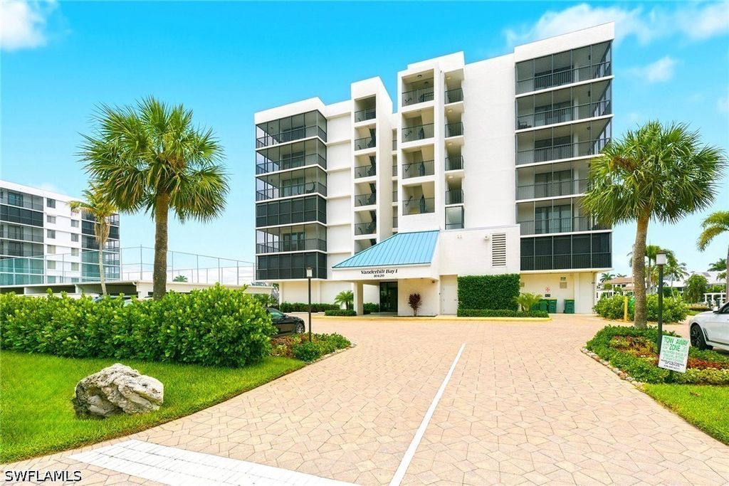 10420 Gulf Shore Dr 161, Naples