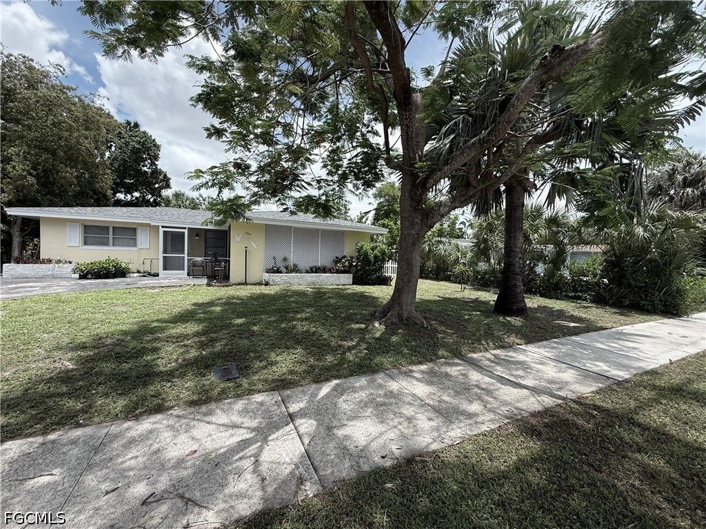 3941 Maxine St, FORT MYERS