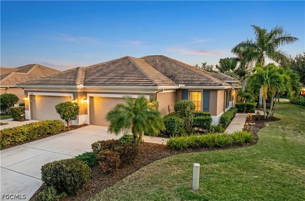 10695 Camarelle Cir, FORT MYERS