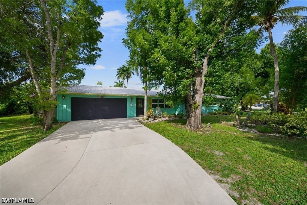 8700 Exeter St, FORT MYERS