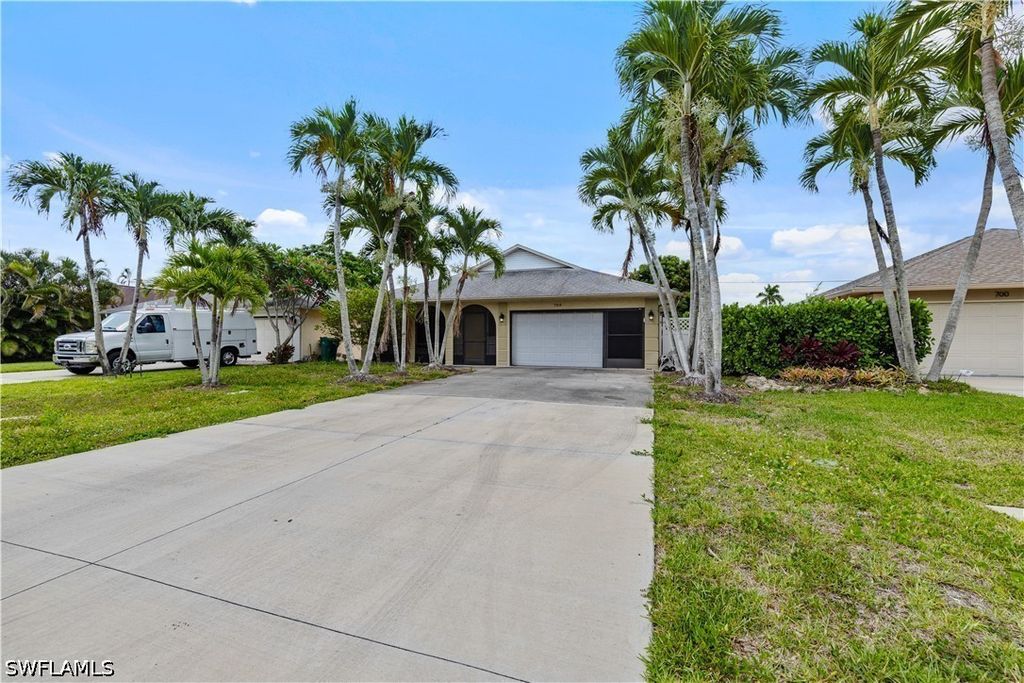 704 106th Ave N, Naples