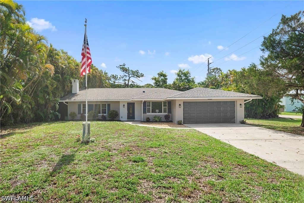 4688 Pembrooke Ln, Bonita Springs