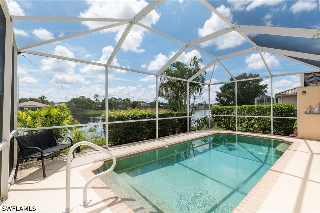 7755 Berkshire Pines Dr, NAPLES