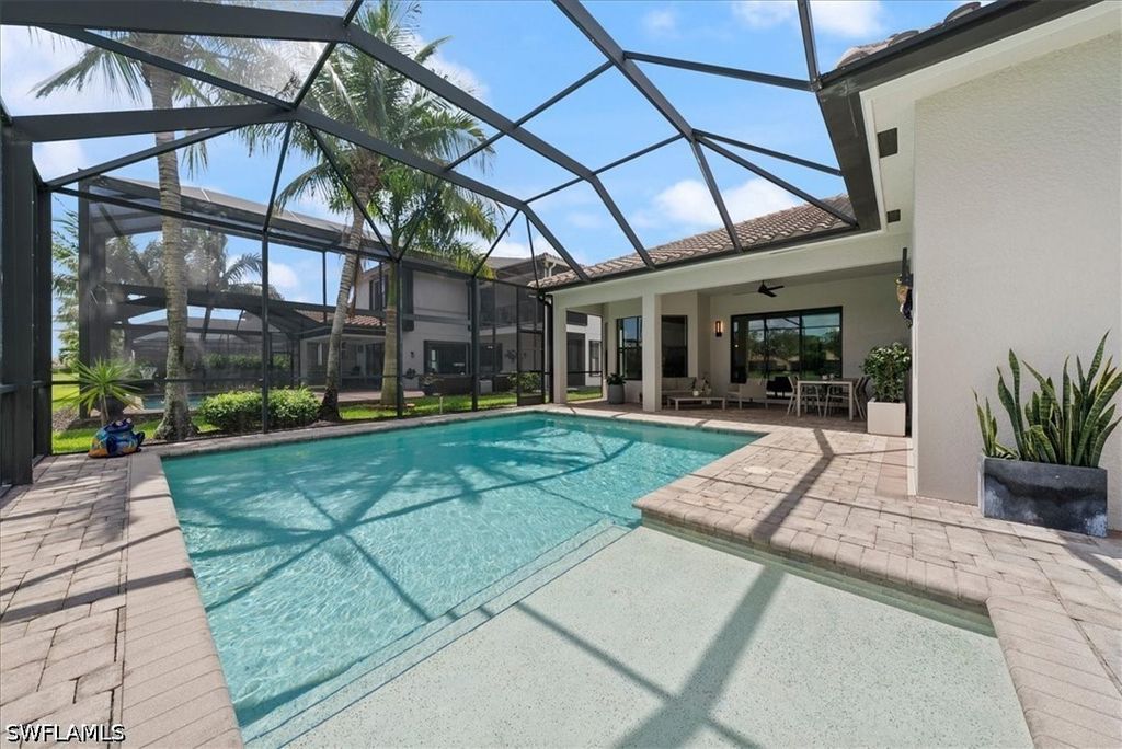 3264 Pacific Dr, Naples