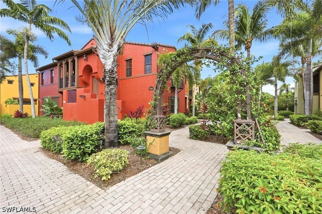 9126 Chula Vista St 12303, Naples