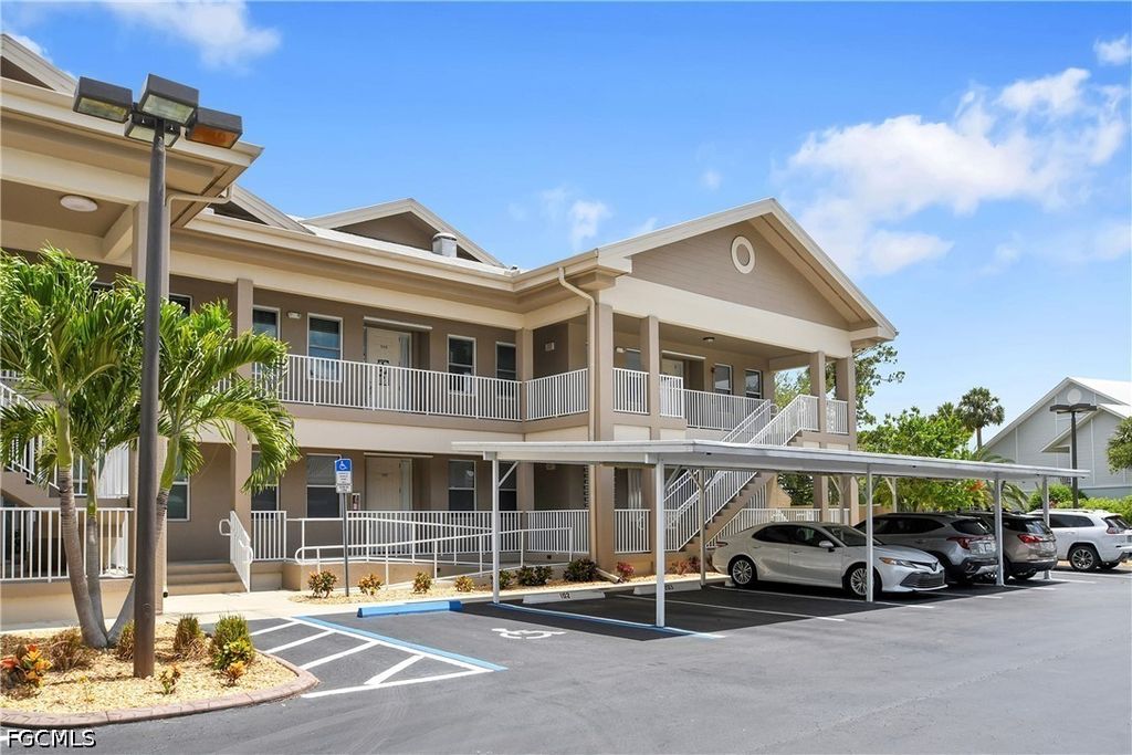 15250 Riverbend Blvd 202, NORTH FORT MYERS