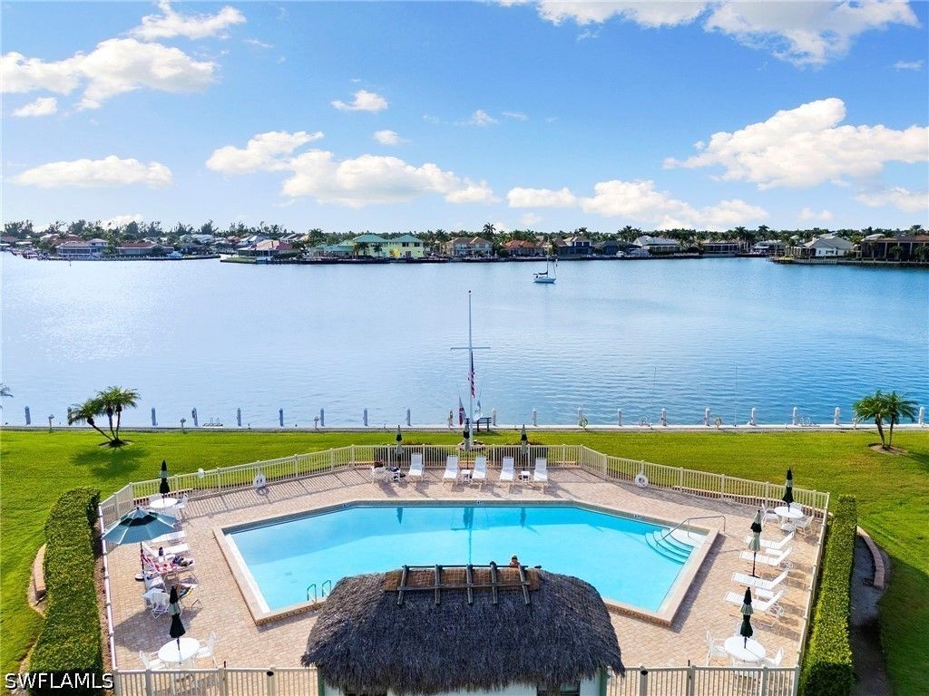 750 W Elkcam Cir 215, Marco Island