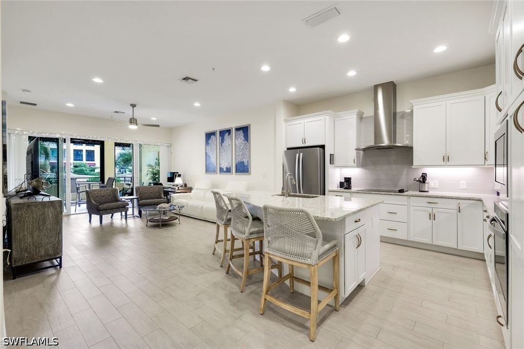 21530 Strada Nuova Cir 205, Estero