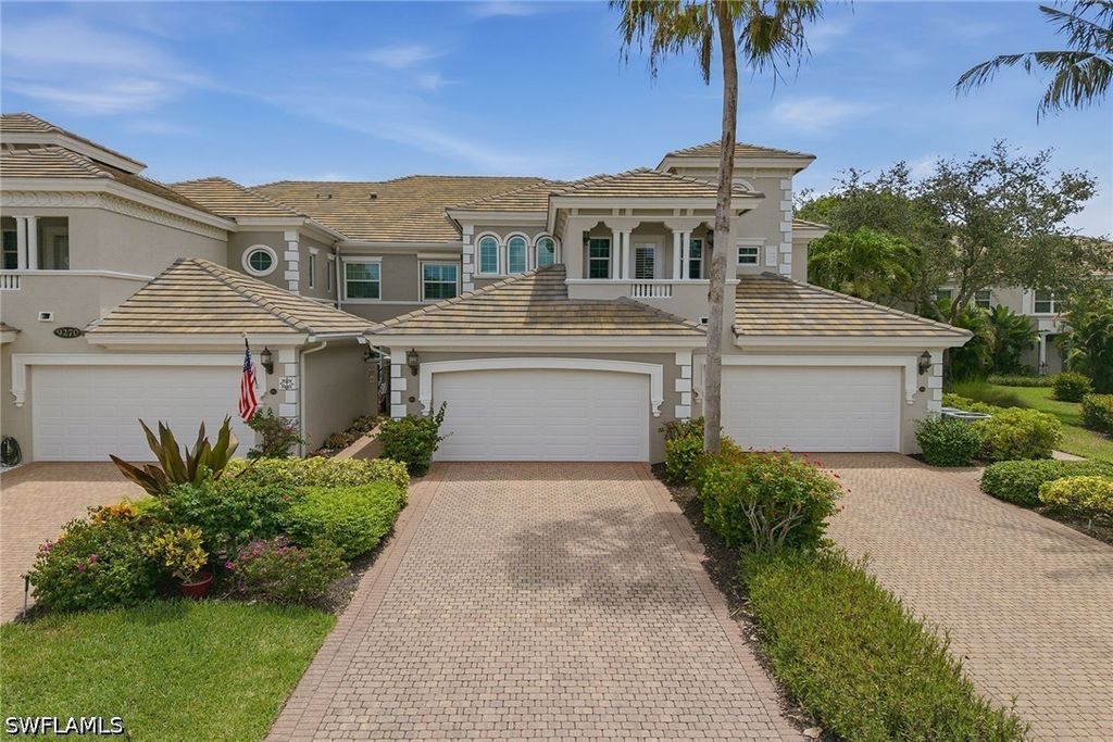 9270 Campanile Cir 204, Naples
