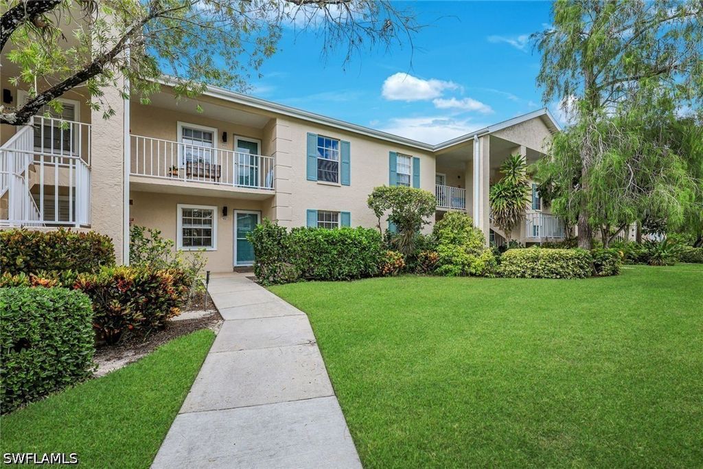1702 Kings Lake Blvd 102, Naples