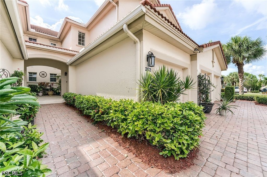 16149 Mount Abbey Way 202, Fort Myers