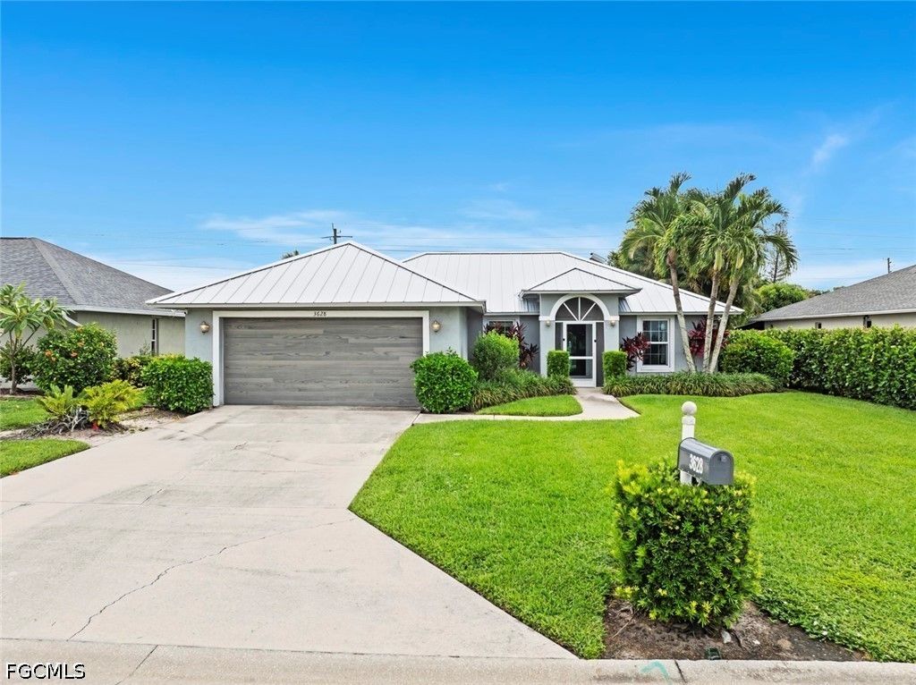 3628 Kent Dr, NAPLES