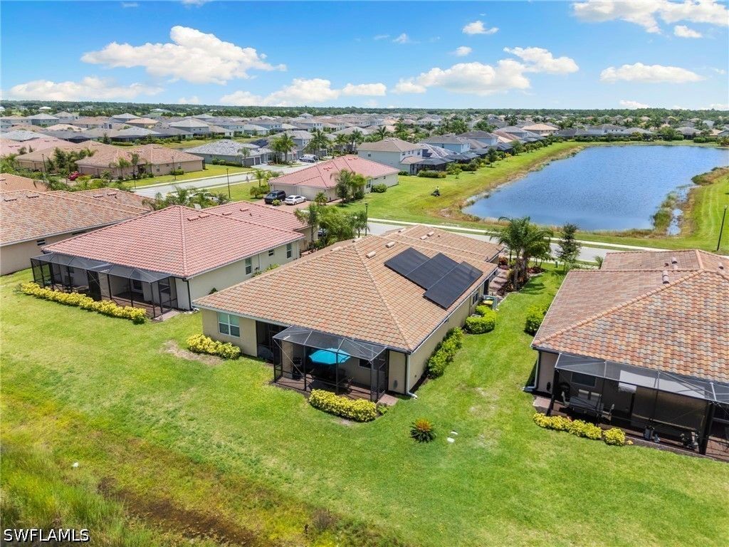 2547 Vine Ave, NAPLES