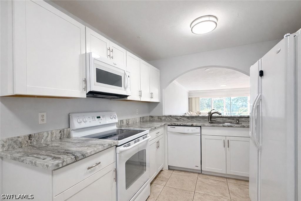 534 Augusta Blvd E104, Naples