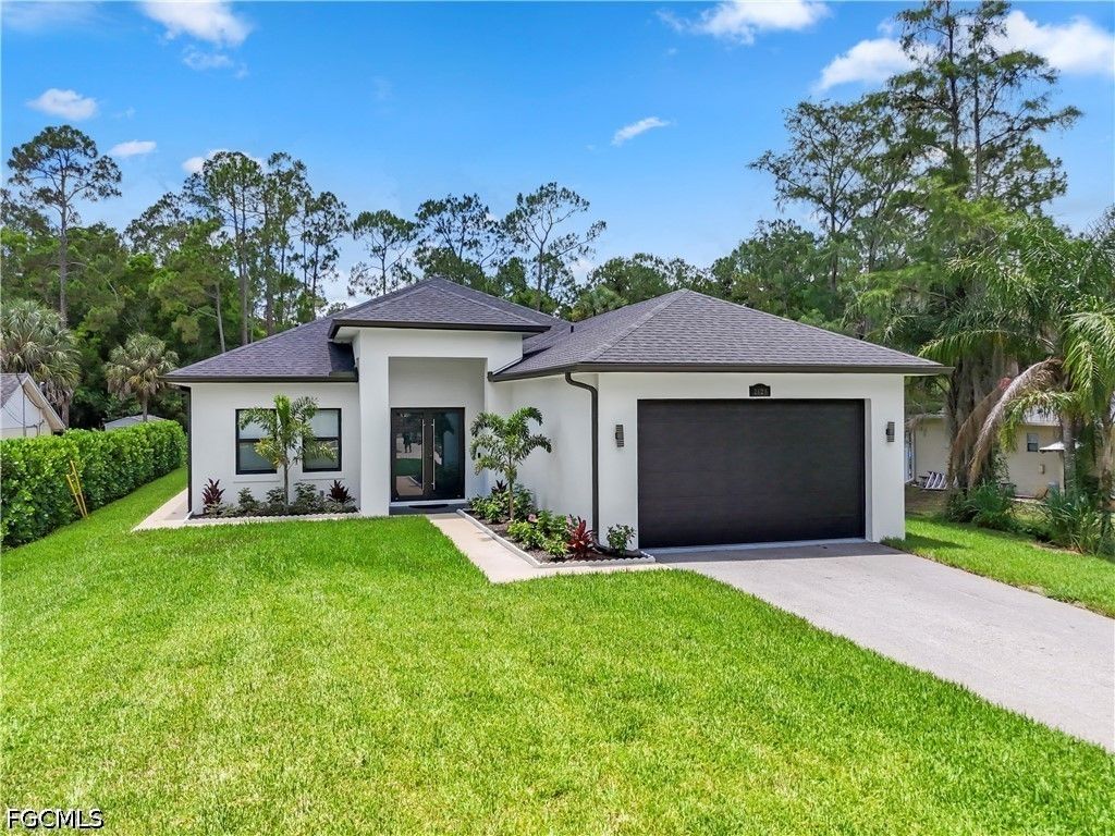 2123 19th St Sw, Naples