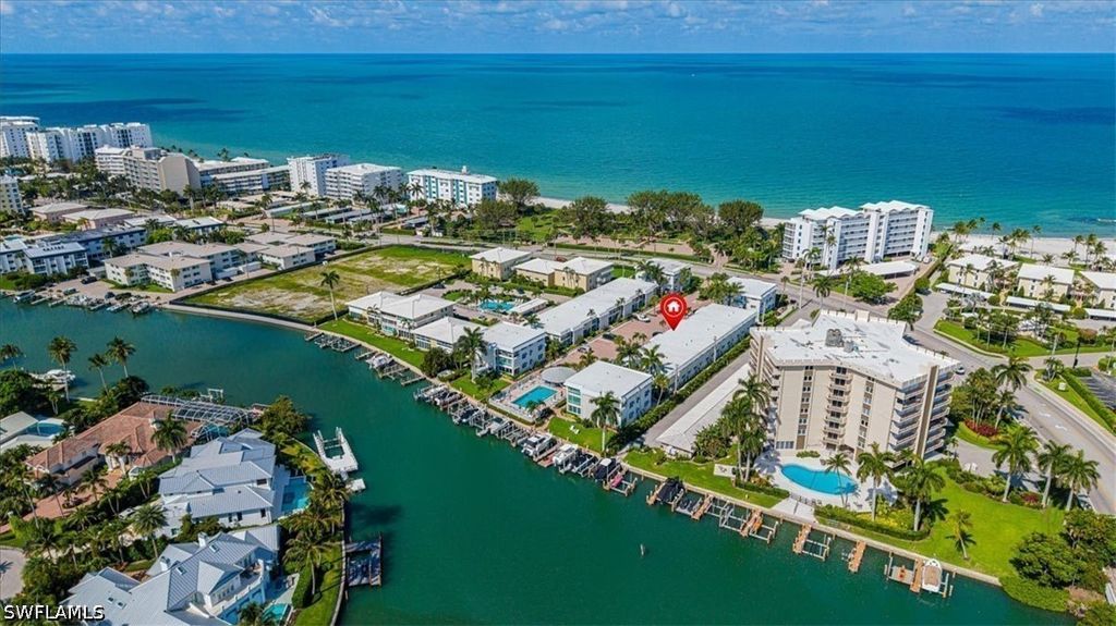 2100 Gulf Shore Blvd N 111, Naples