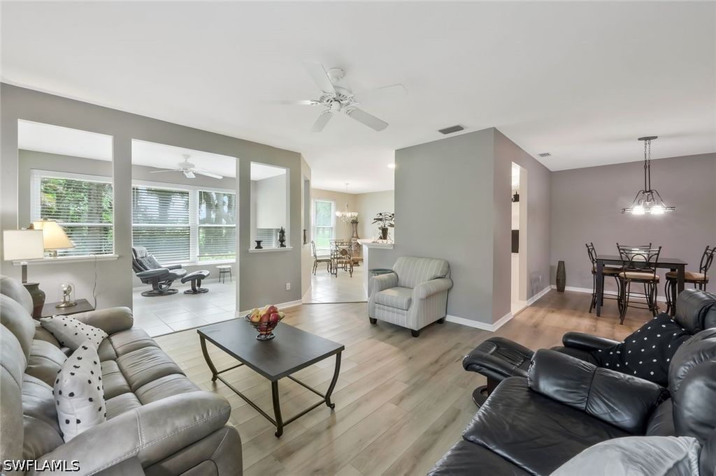1340 Charleston Square Dr 101, NAPLES