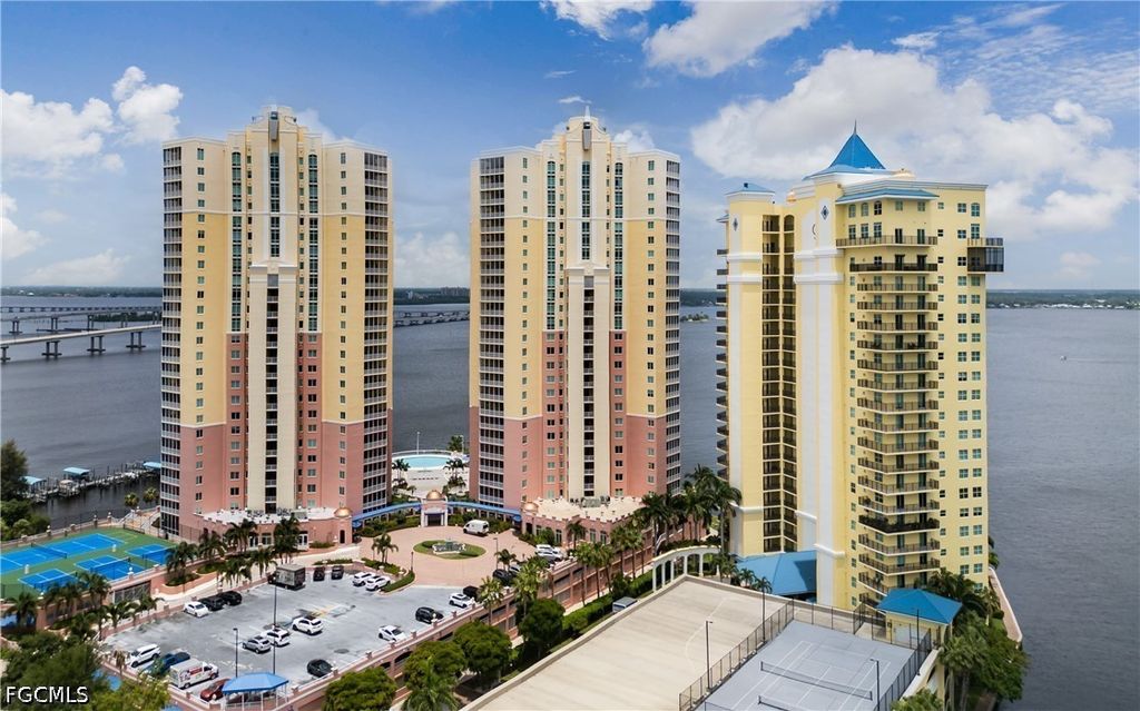 2743 1st St 704, FORT MYERS