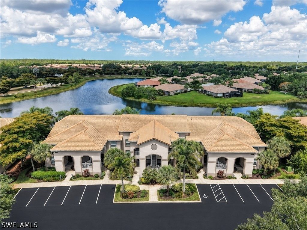 20040 Barletta Ln 326, Estero