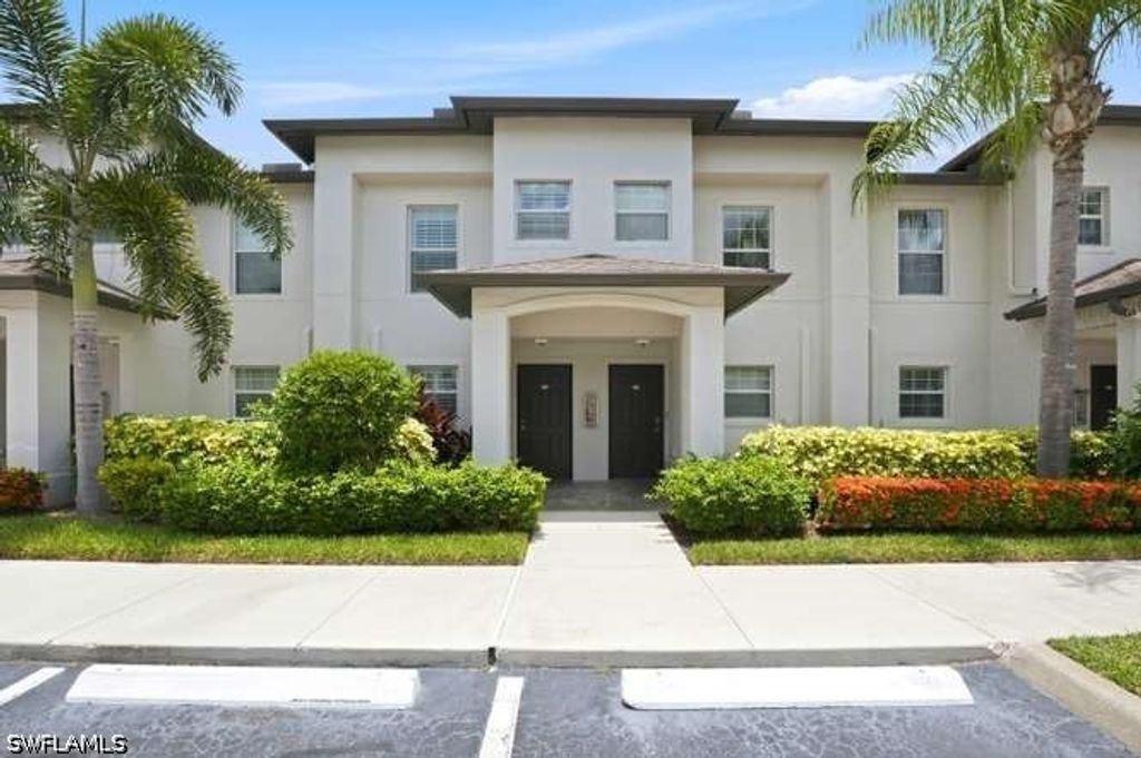 9076 Gervais Cir 405, NAPLES