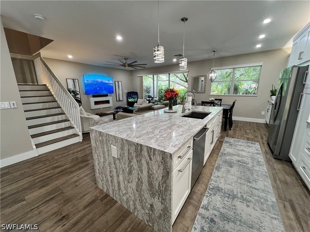 7009 Romana Way 1602, Naples