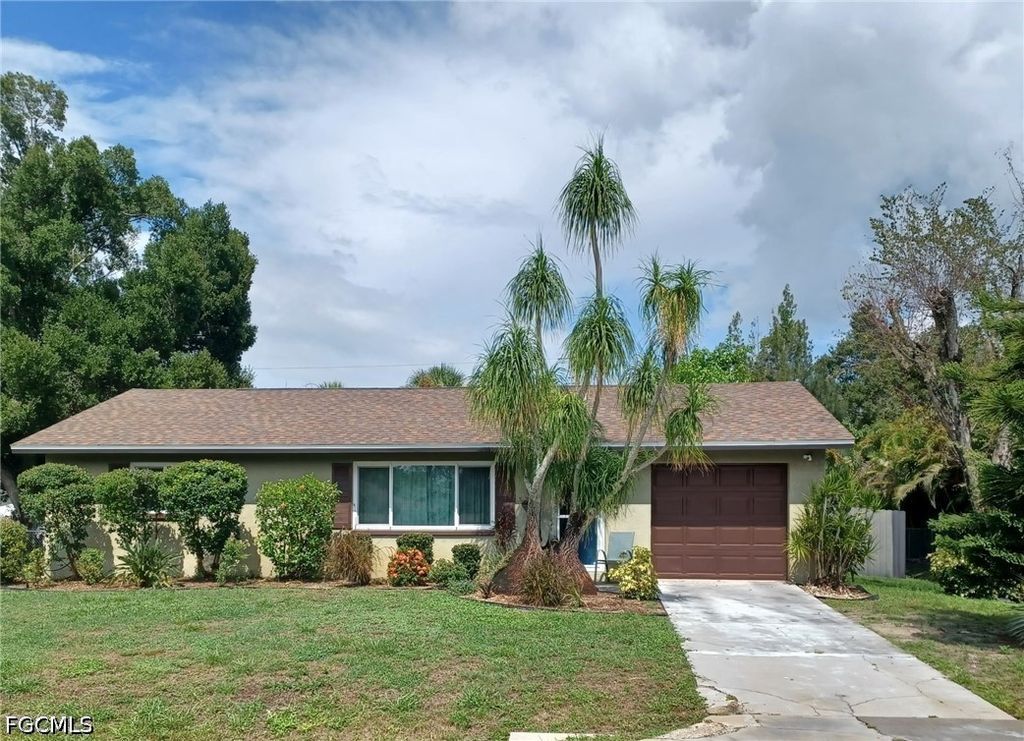 2324 Caladium Rd, Fort Myers