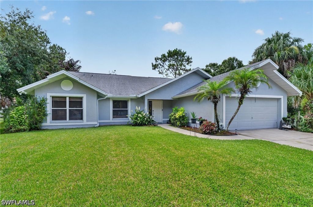 2581 4th Ave Ne, Naples