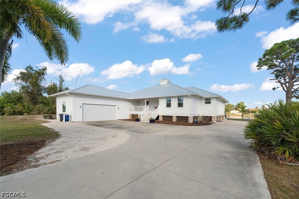 11940 Oakland Dr, Bokeelia