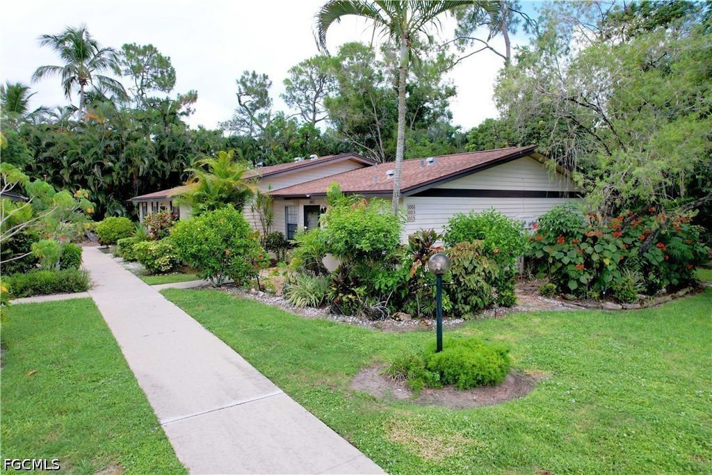 1001 Pine Isle Ln 1001, NAPLES