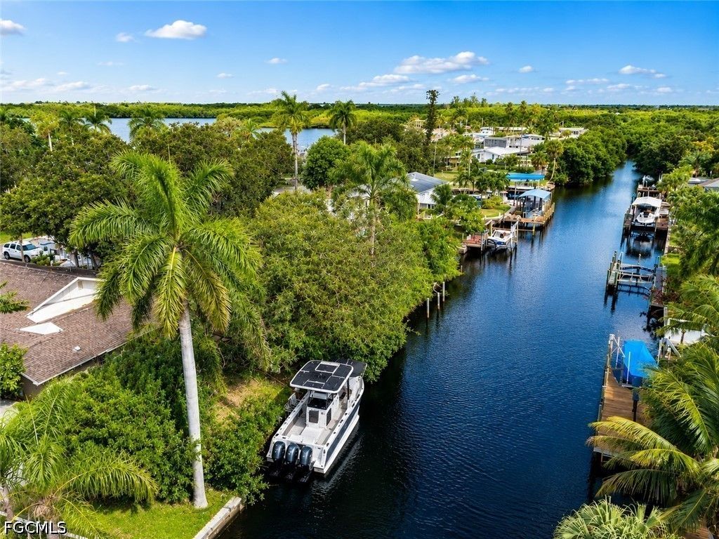 209 Kingston Dr, Fort Myers