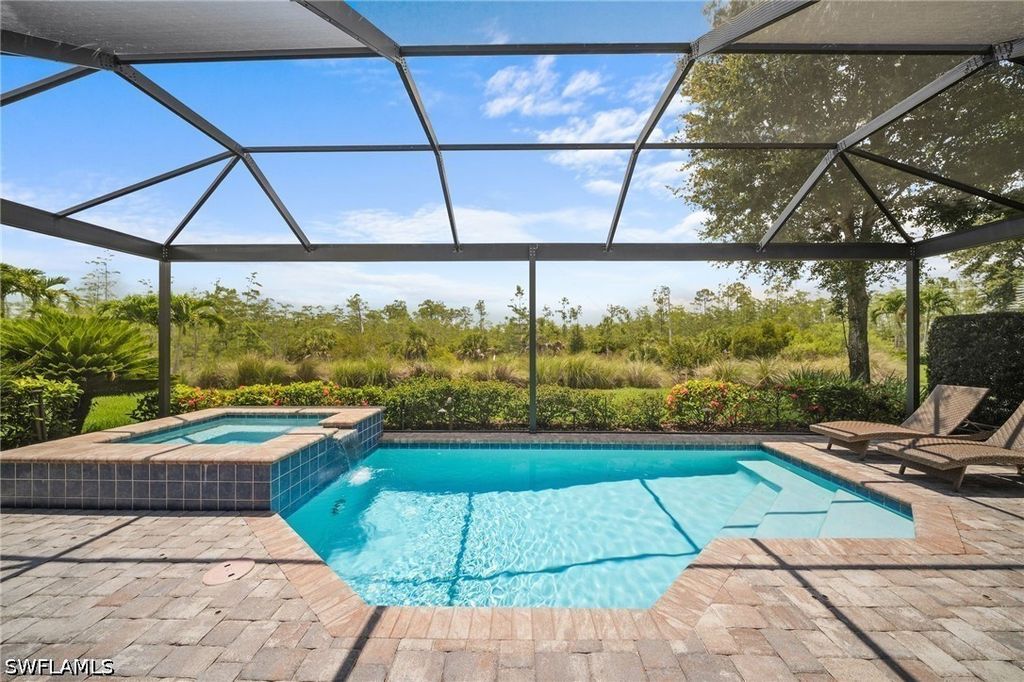 8879 Vaccaro Ct, Naples