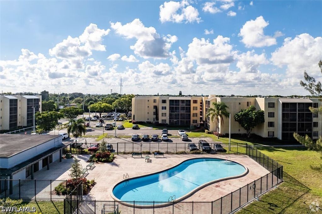 2831 Somerset Dr B109, Lauderdale Lakes