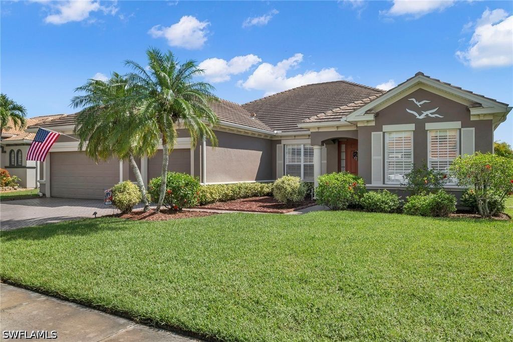 2111 Grove Dr, Naples