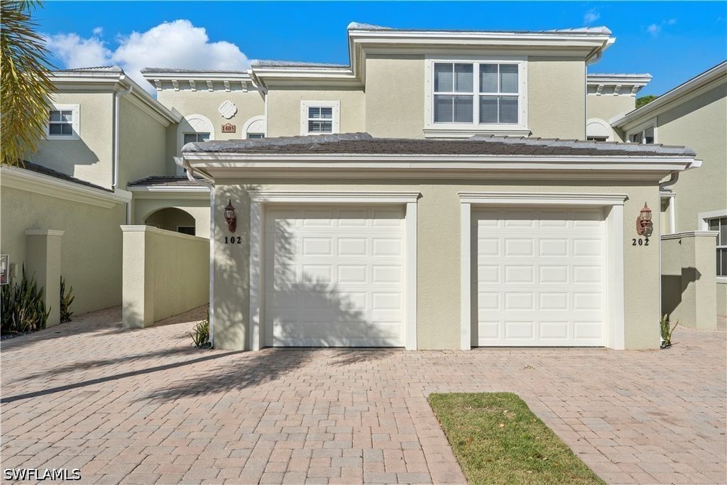 1405 Mariposa Cir 102, Naples
