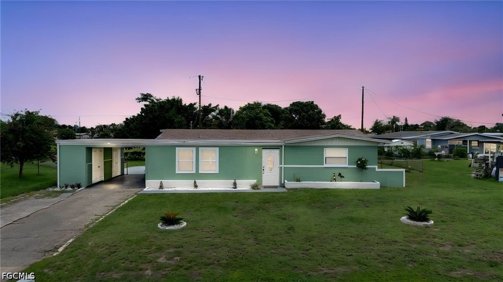 102 Oleander Rd, Lehigh Acres