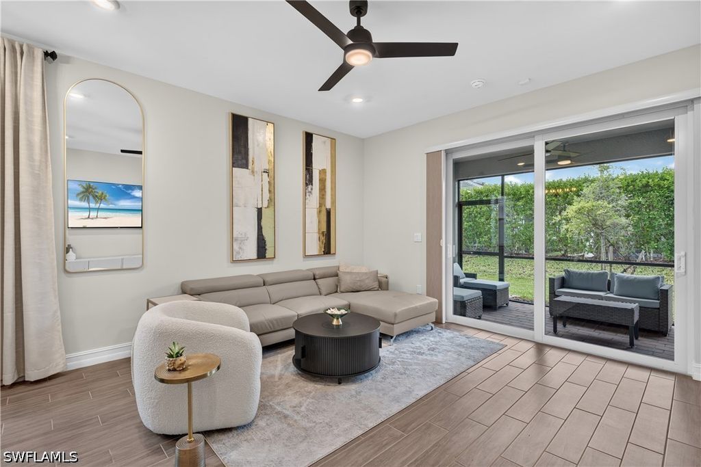 847 Enbrook Loop, Naples