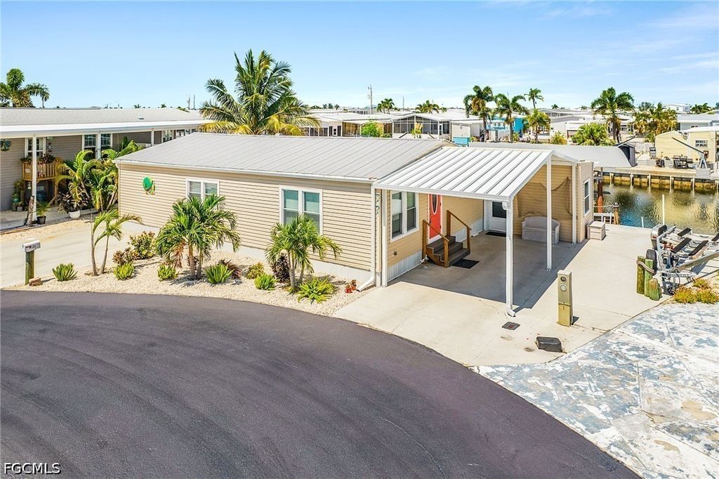 3121 Binnacle Ln, ST. JAMES CITY