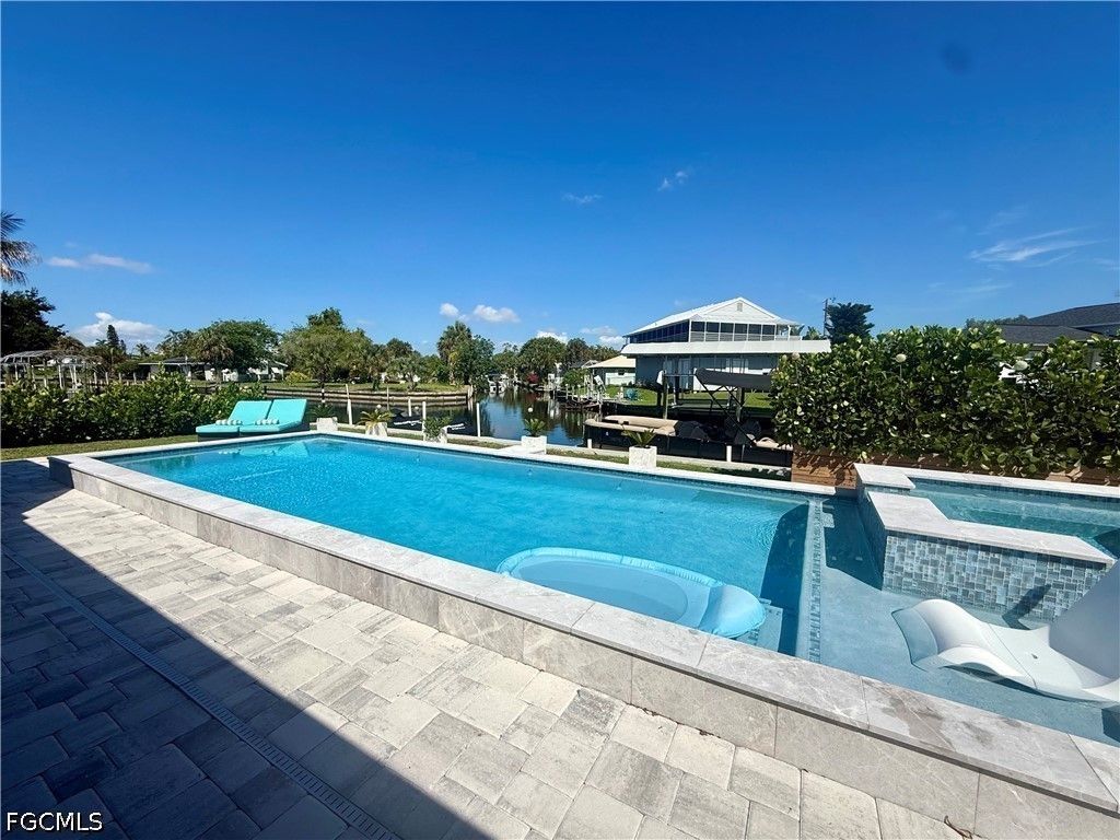 122 E North Shore Ave, NORTH FORT MYERS