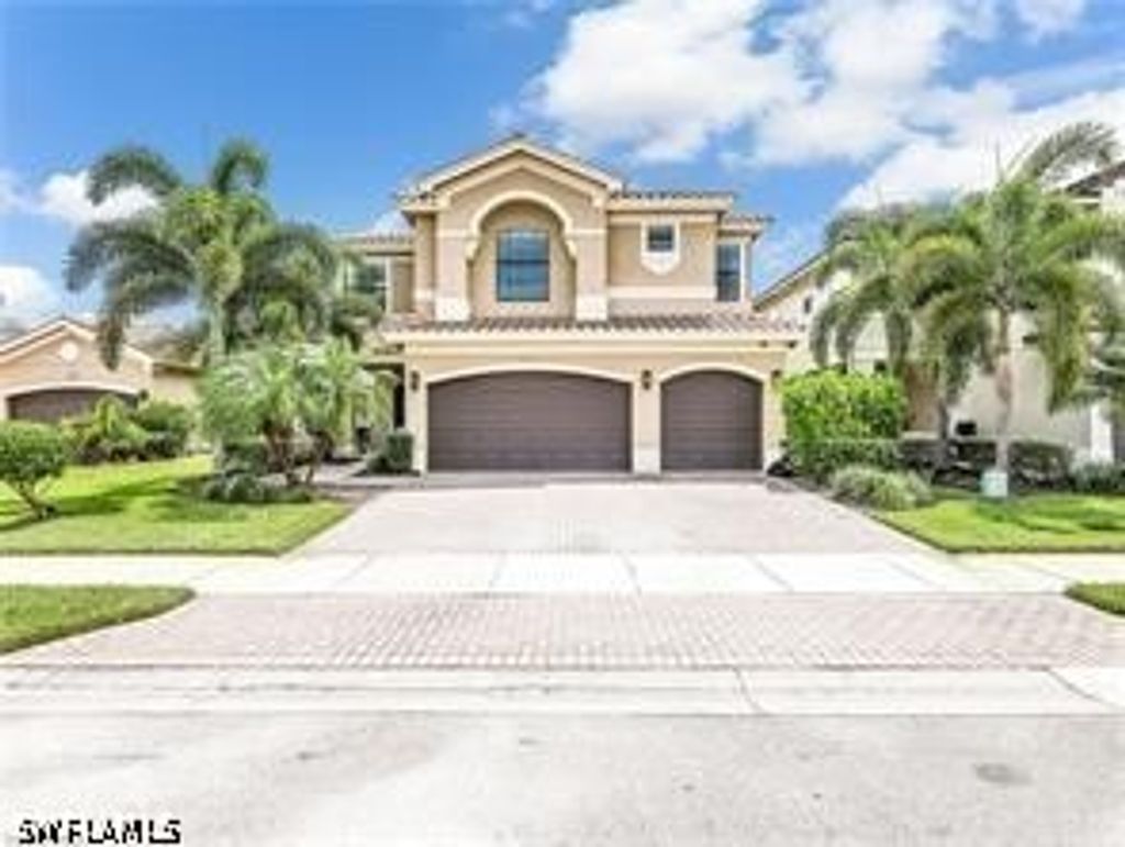 10008 Chesapeake Bay Dr, Fort Myers