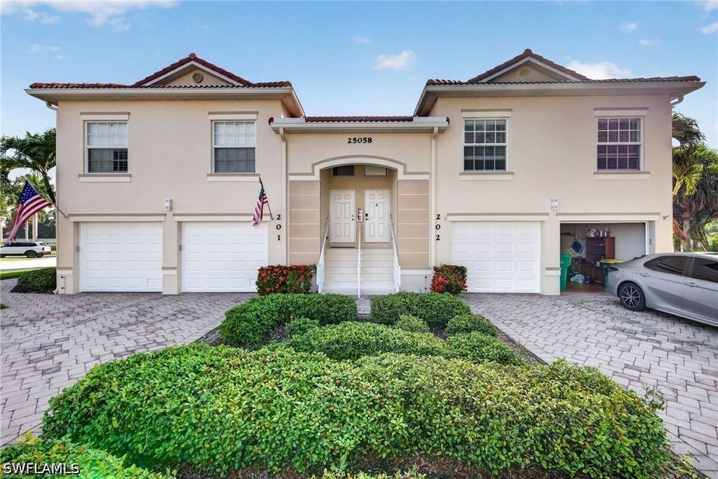 25058 Peacock Ln 202, Naples
