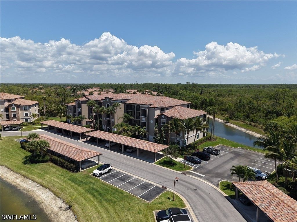 9830 Giaveno Cir 1637, Naples